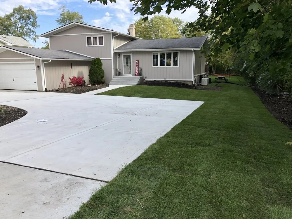 Local yard maintenance experts serving Glendale Heights, IL - Official Landscaping