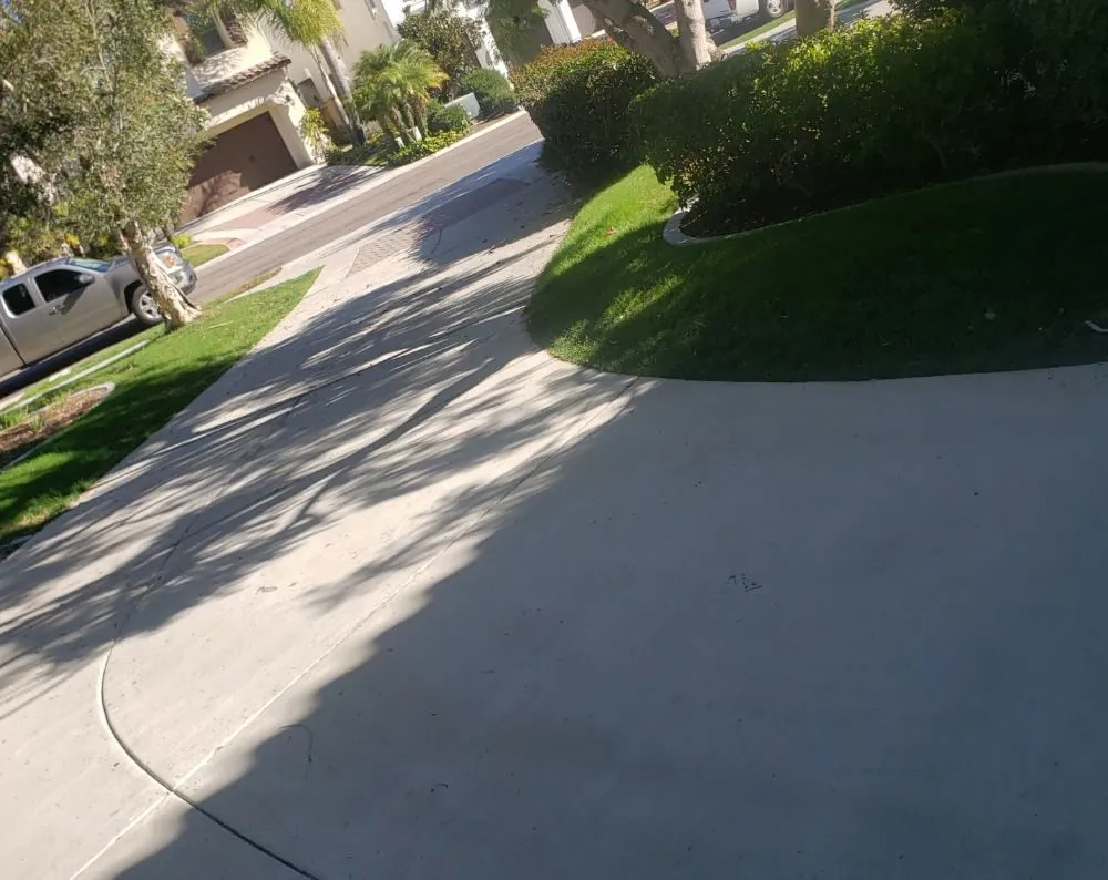 Custom lawn mowing service for beautiful yards across Cardiff, CA - Offshore Landscaping & Maintenance