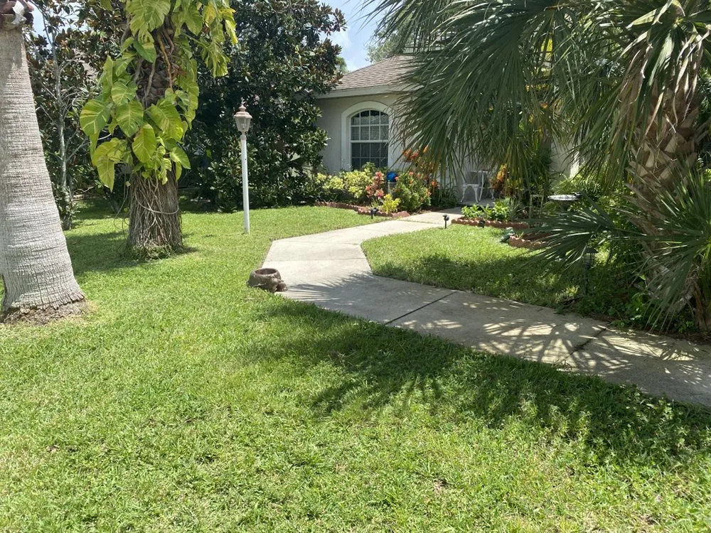 Local residential landscaping for year-round maintenance across Venice, FL - Ohana Handiwork