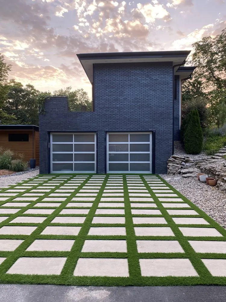 Custom yard cleanup service experts serving Jeffersonville, IN - O’Hara Landscape