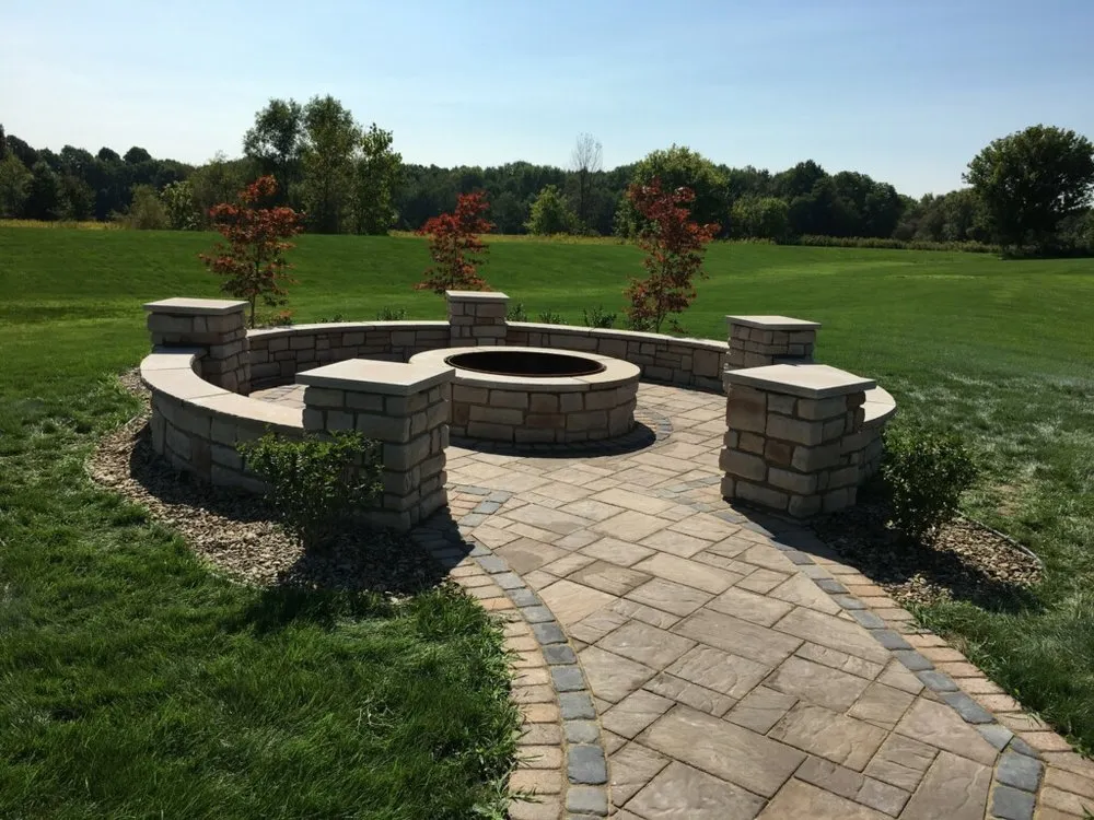 Trusted yard maintenance for homes across Akron, OH - Ohio Beauty Cut Stone