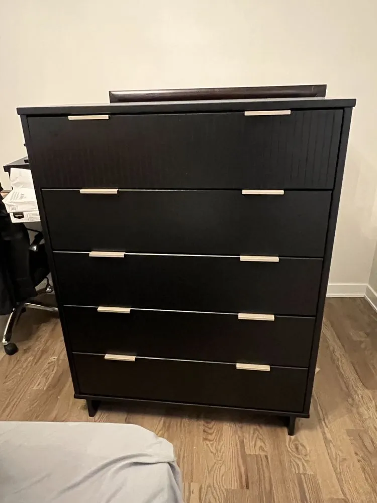 Local lawn mowing service with custom design in Chicago, IL by Ojaola Pro Services