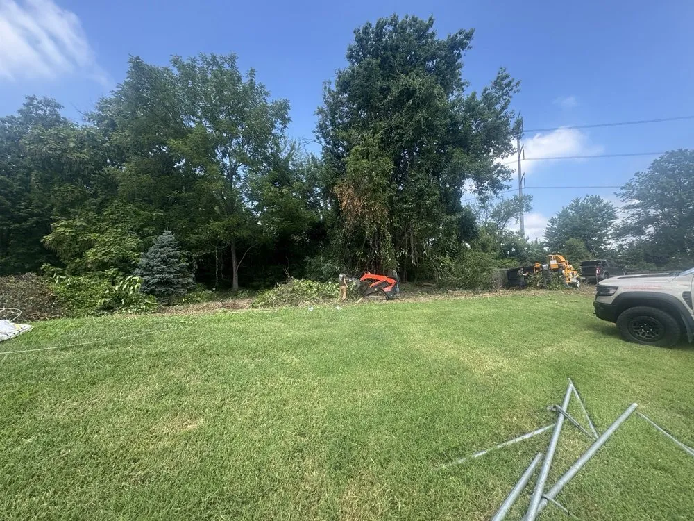 Top-rated lawn mowing service experts serving Wallingford, PA - Oje Lawn & Landscape