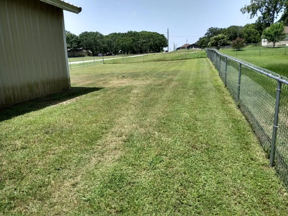 Custom residential landscaping in New Ulm, TX - Ojodeagua Lawn and Landscaping Services