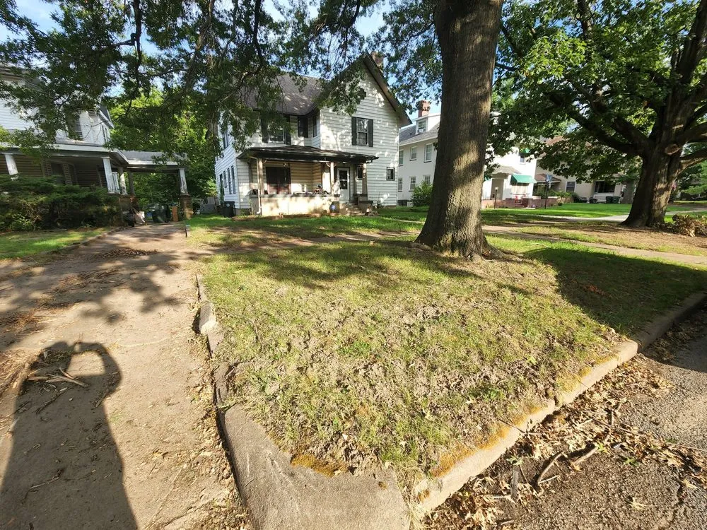 Reliable lawn mowing service in Muskogee, OK - Okie's Lawn & Fence