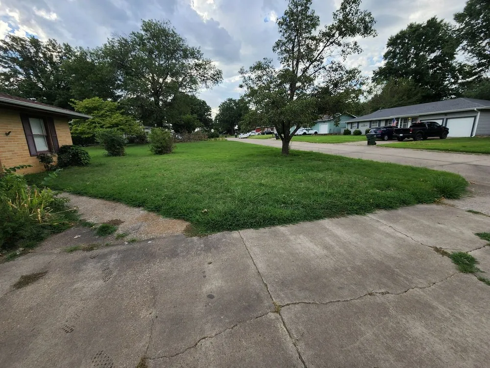 Top-rated landscaping services for residential properties in Muskogee, OK by Okie's Lawn & Fence