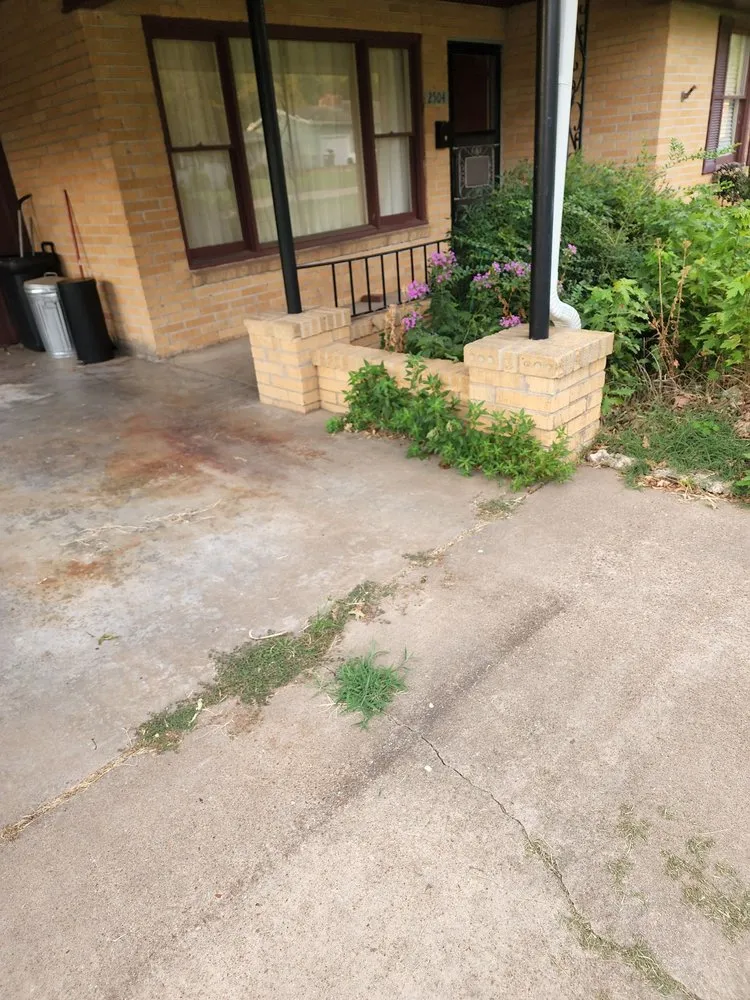 Top-rated lawn care service in Muskogee, OK - Okie's Lawn & Fence