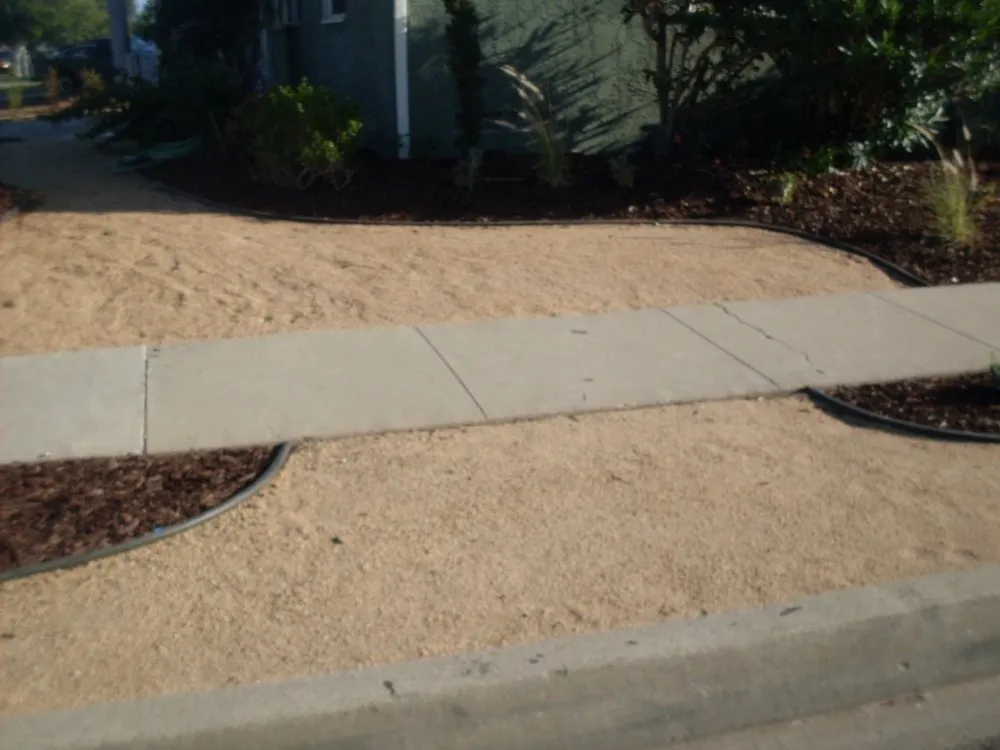 Custom lawn care service in Dakota City, NE by Olague Tree Service & Landscaping