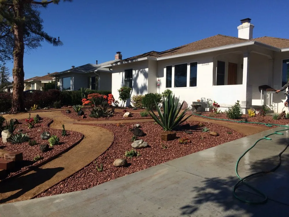 Top-rated yard cleanup service in Dakota City, NE by Olague Tree Service & Landscaping