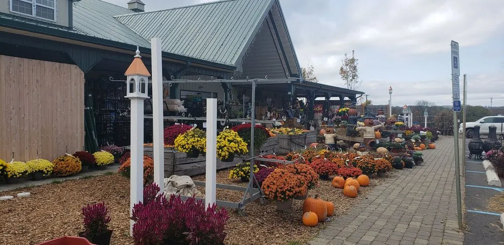 Local garden landscaping in Lebanon, NJ by Old Mountain Farm Market