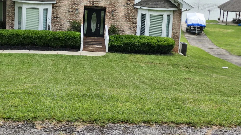 Trusted lawn care service experts serving Sycamore, AL - Old School Lawn Care