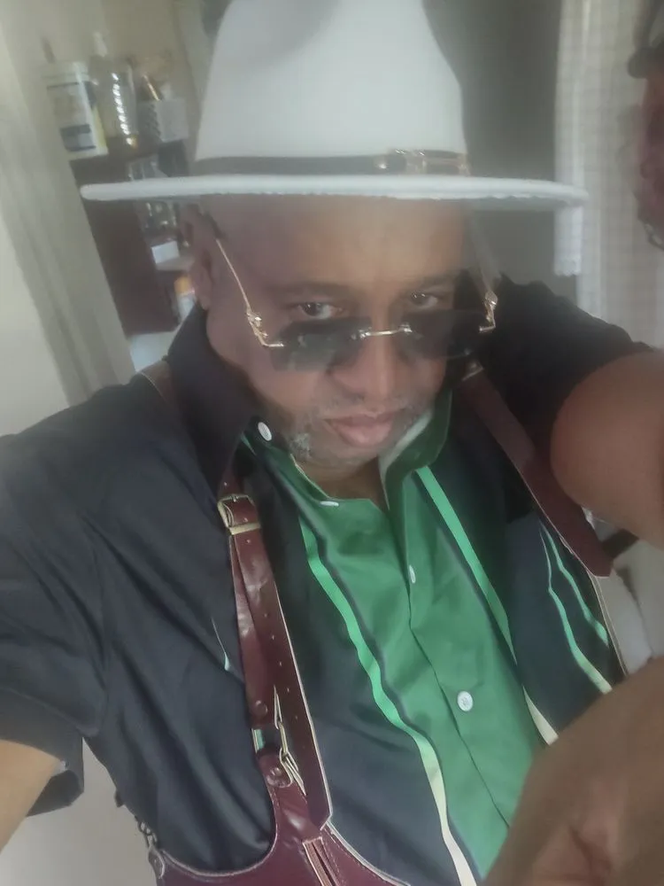 Affordable lawn mowing service for year-round maintenance in Waycross, GA by Old School Pressure Washing and Lawn Service