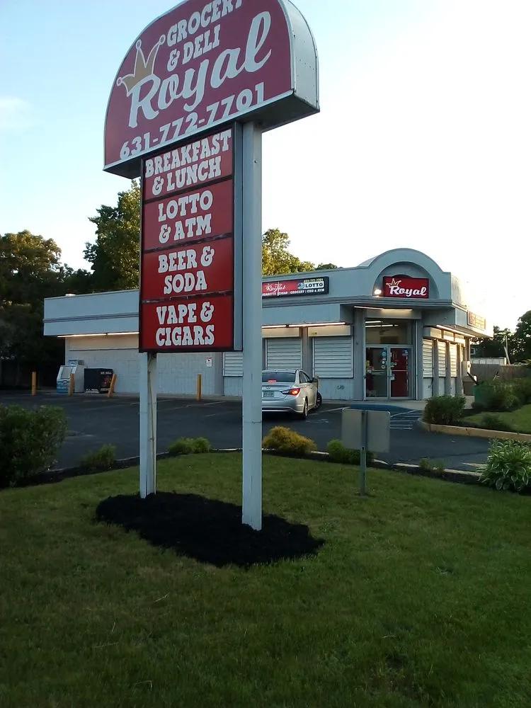 Professional lawn care service experts serving Brookhaven, NY - Old Skool Lawn Care