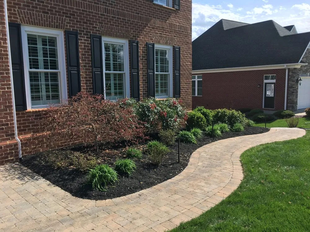 Reliable lawn care service experts serving Savannah, GA - Old World Hardscapes