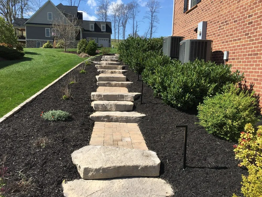 Top-rated garden landscaping in Savannah, GA by Old World Hardscapes