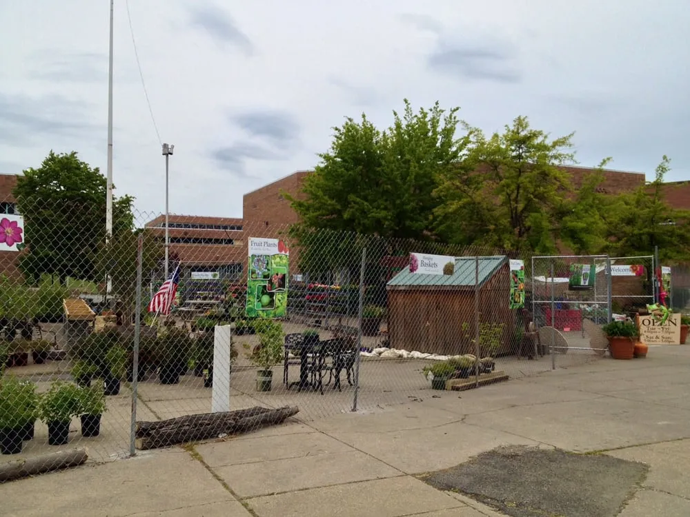 Affordable lawn care service experts serving Washington DC, DC - Olde City Garden