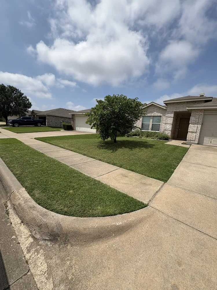 Top-rated landscaping services in Keller, TX by Oliver Lawn Care