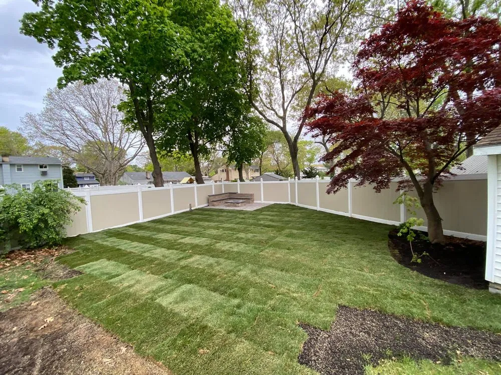 Top-rated yard cleanup service experts serving Bay Shore, NY - Oliver's Landscape