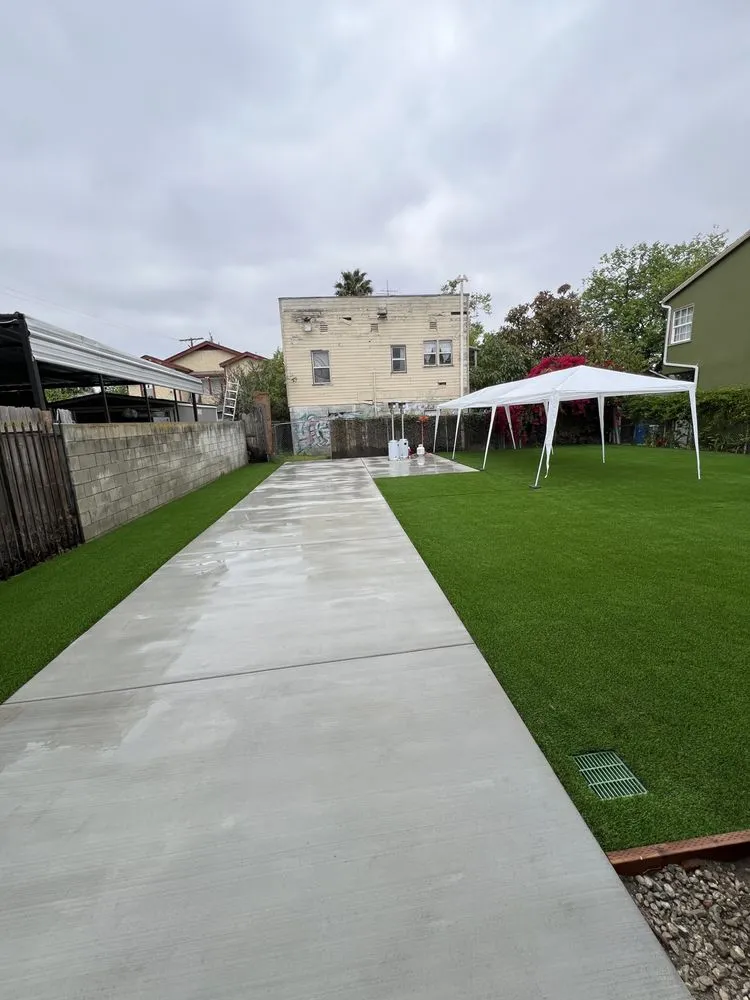 Affordable lawn care service for year-round maintenance in Chatsworth, CA by OliveWood Landcsaping