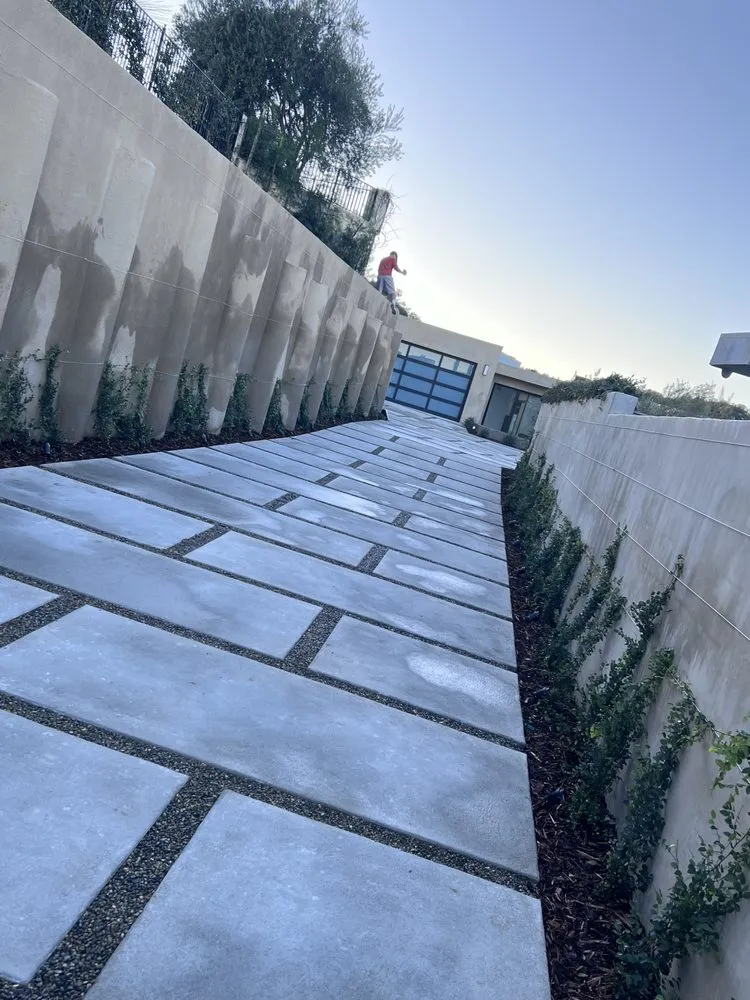 Professional garden landscaping experts serving Chatsworth, CA - OliveWood Landcsaping