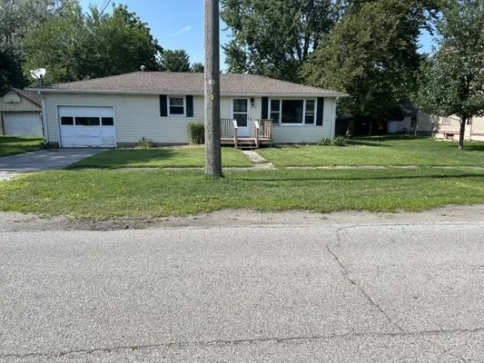 Ollom Lawn Care Logo