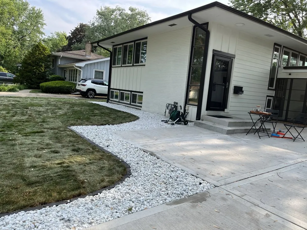 Top-rated landscaping services for residential properties in Aurora, IL by Olveras landscaping