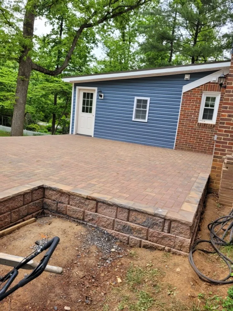 Custom lawn care service with custom design in Waynesboro, VA by Olvera's Landscaping