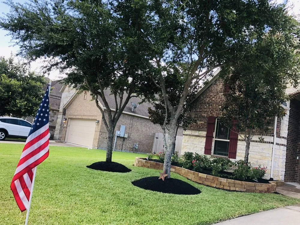 Professional yard cleanup service for homes across League City, TX - Olvera's Lawn Service