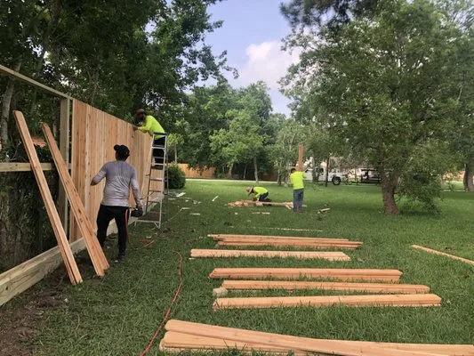 Olvera's Lawn Service Logo