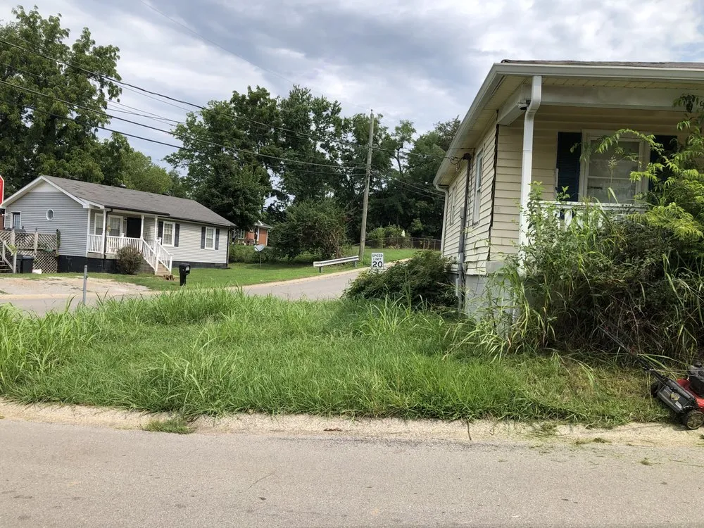 Professional garden landscaping experts serving Clarksville, TN - Omar & Sons Landscaping