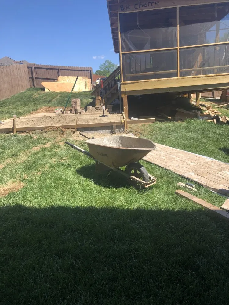 Affordable residential landscaping experts serving Clarksville, TN - Omar & Sons Landscaping