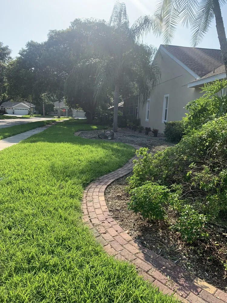 Custom lawn care service near you across Riverview, FL - Omar Landscaping Service