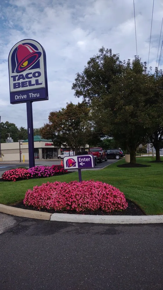 Expert yard maintenance in Toms River, NJ - Omar Lawn Care & Landscaping