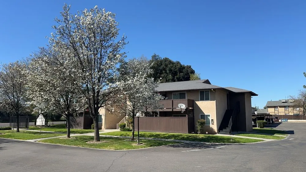 Reliable residential landscaping for residential properties in Fresno, CA by Omar lawn service