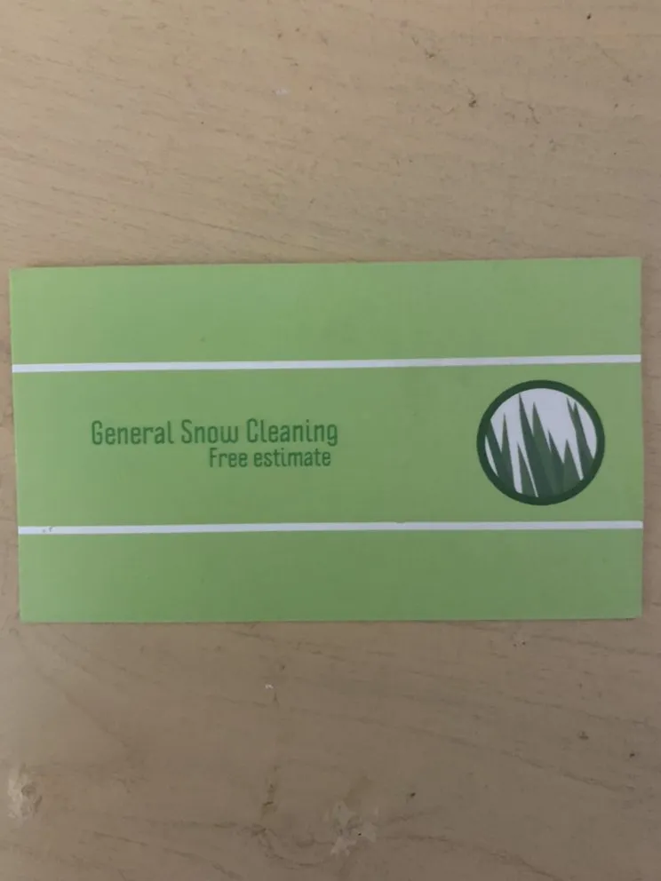 Professional lawn mowing service experts serving Round Lake Park, IL - Omar Maravilla