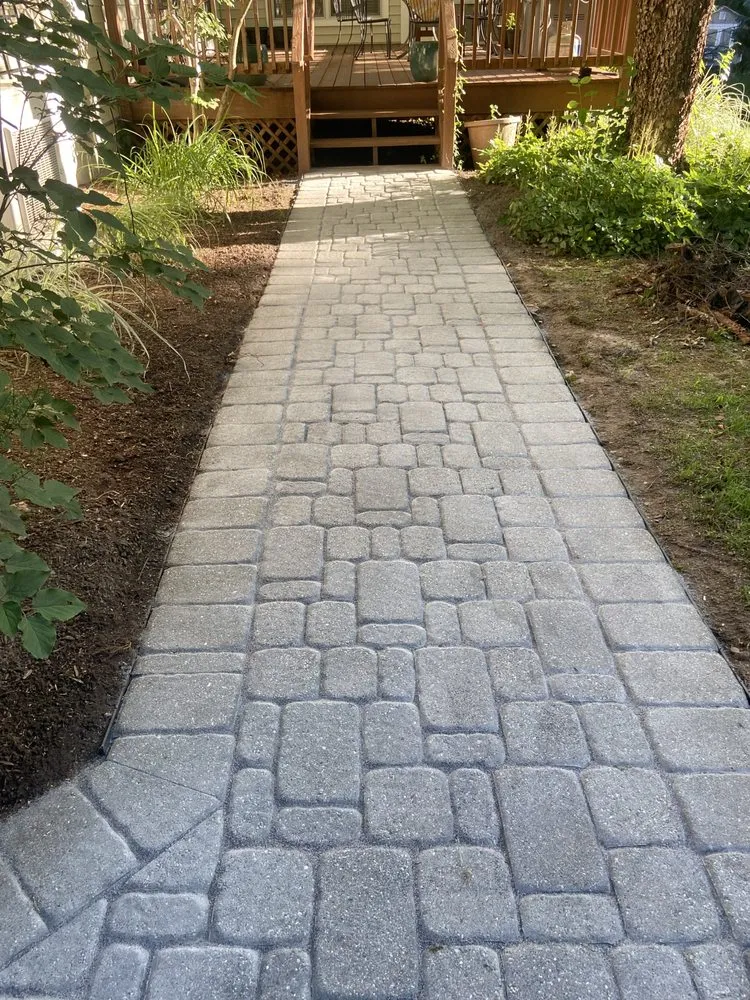 Custom landscape installation experts serving Bernardsville, NJ - O.Marroquín