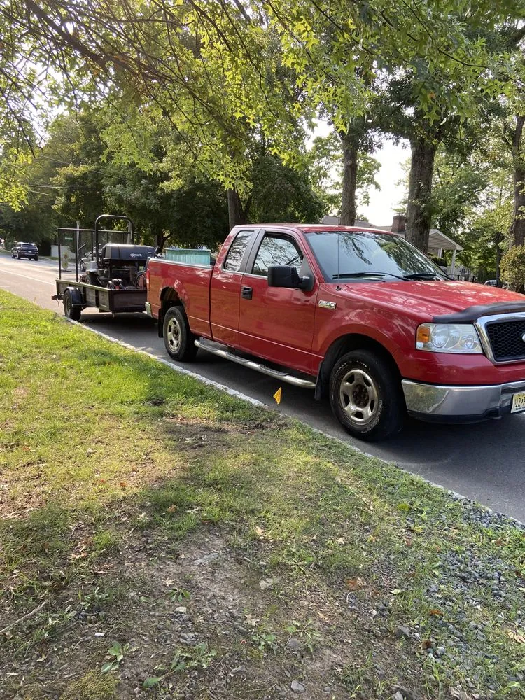 Affordable yard cleanup service in Bernardsville, NJ by O.Marroquín