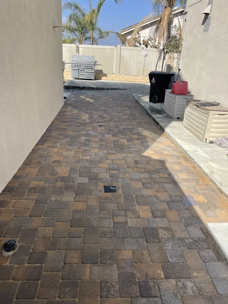 Top-rated yard maintenance in Santa Clarita, CA - Omar’s Concrete & Paving