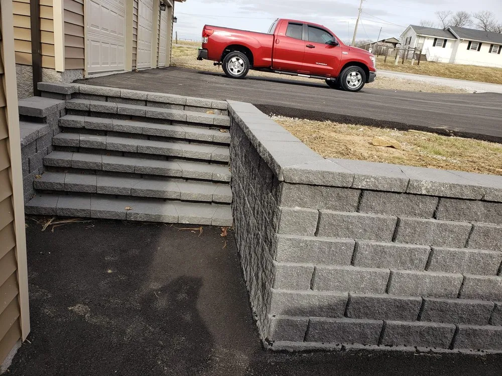 Local landscape design for year-round maintenance in Bowling Green, KY by Omar´s Landscaping