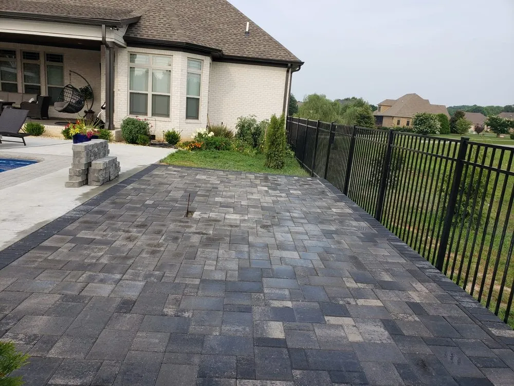 Local outdoor landscaping for homes across Bowling Green, KY - Omar´s Landscaping