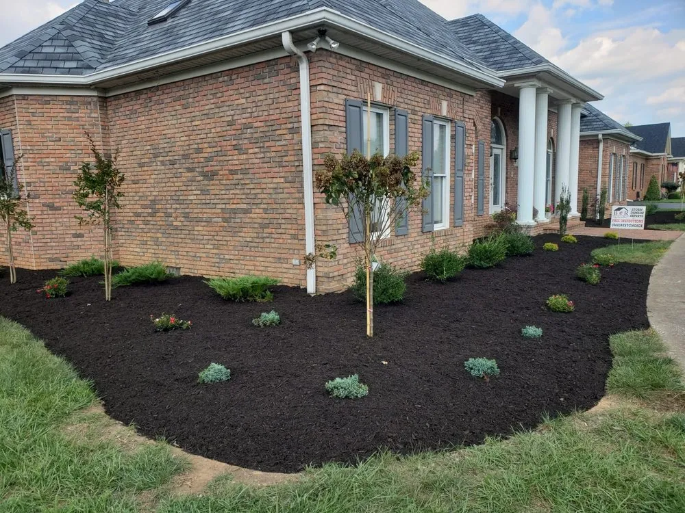 Local garden landscaping near you in Bowling Green, KY by Omar´s Landscaping