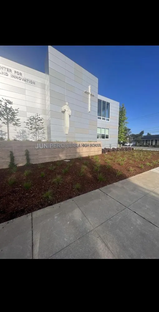 Expert landscaping services for residential properties in Everett, WA by Omar’s Landscaping