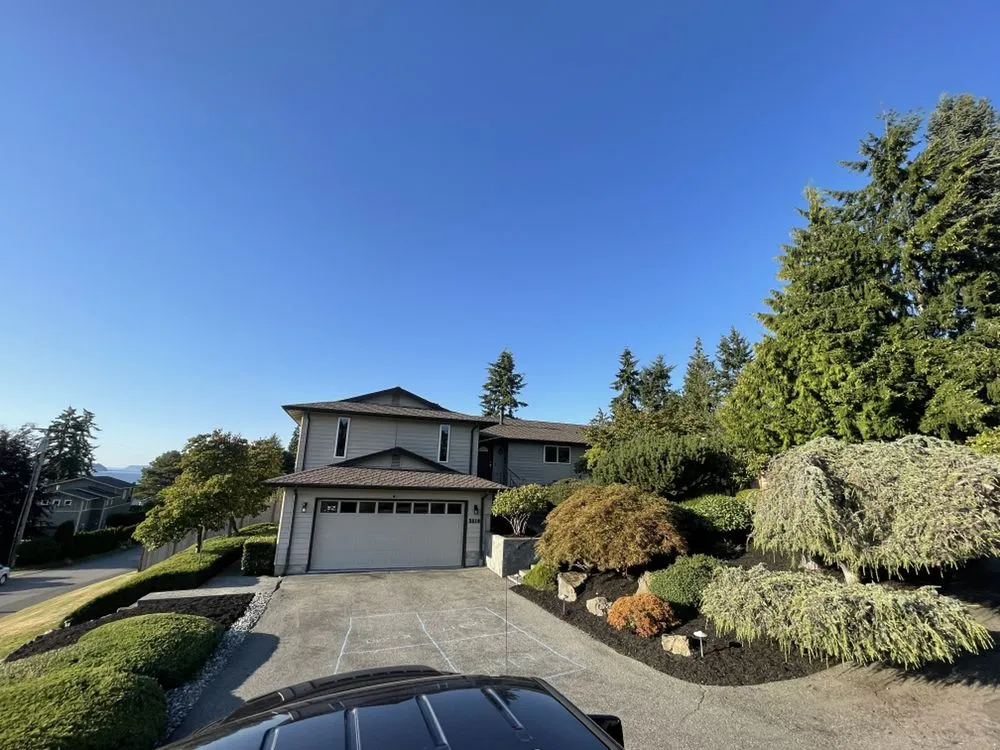 Reliable landscaping services experts serving Everett, WA - Omar’s Landscaping