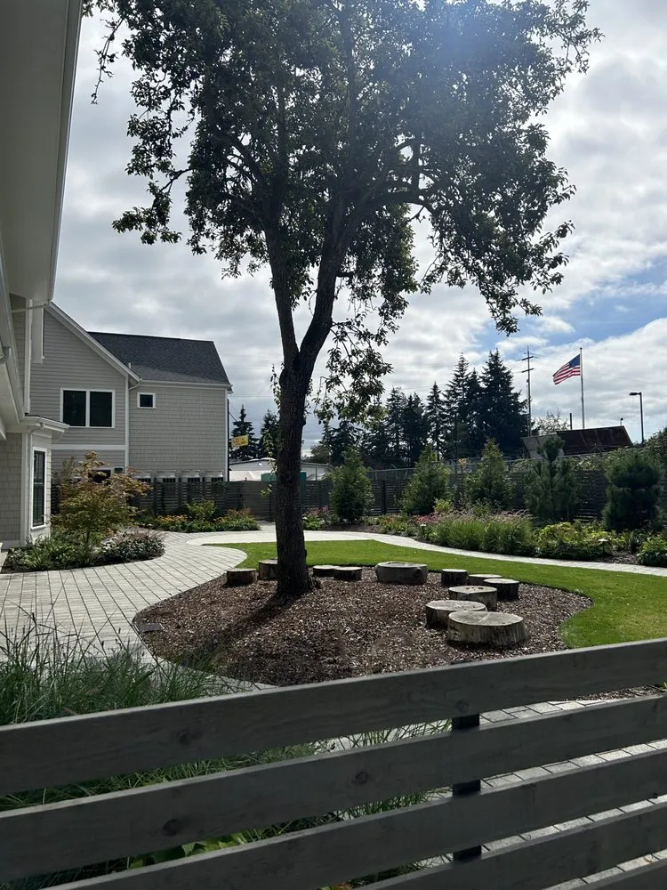 Top-rated residential landscaping in Everett, WA by Omar’s Landscaping