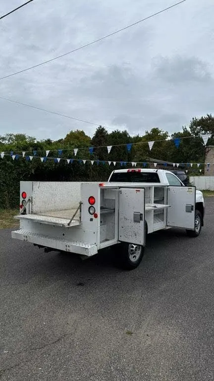 Top-rated yard maintenance for homes in Huntington Station, NY by Omega Land Management