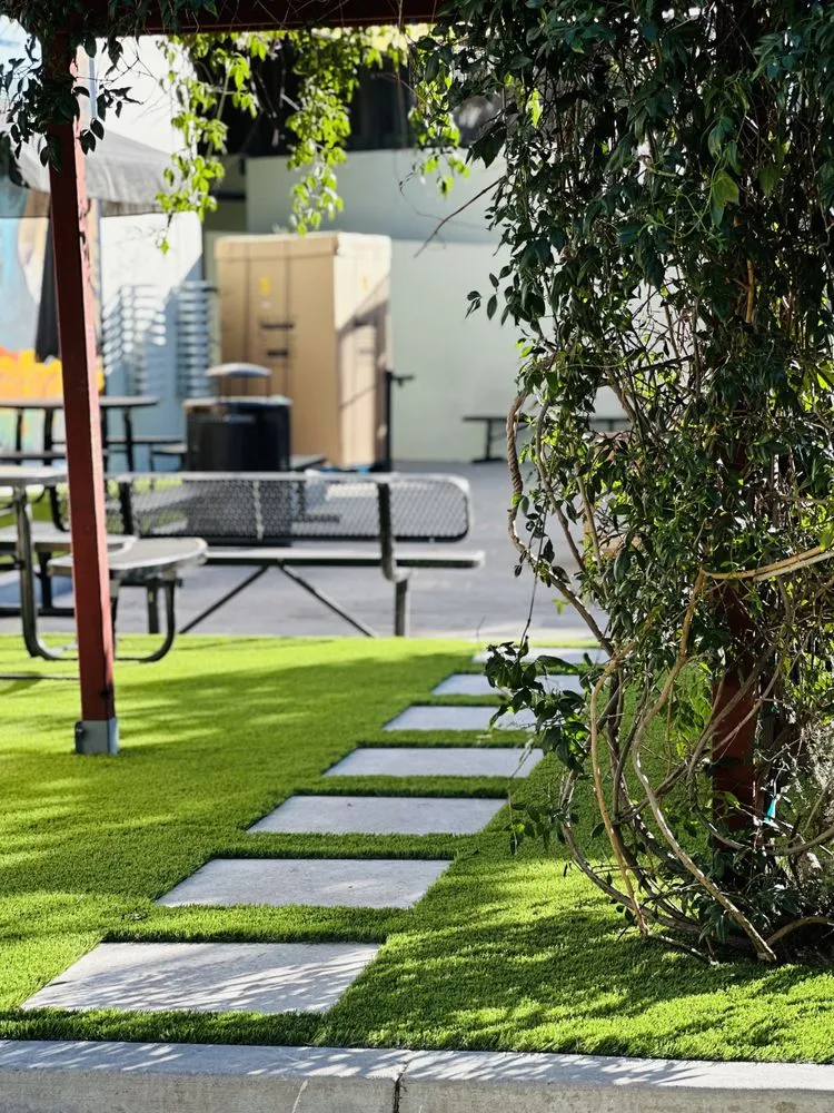 Reliable landscaping services experts serving Los Angeles, CA - Omega Landscaping