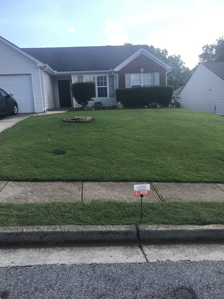 Reliable lawn care service in Lawrenceville, GA - Omega Lawncare