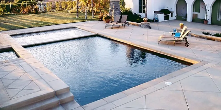 Professional lawn mowing service experts serving Hilliard, OH - Omniscapes