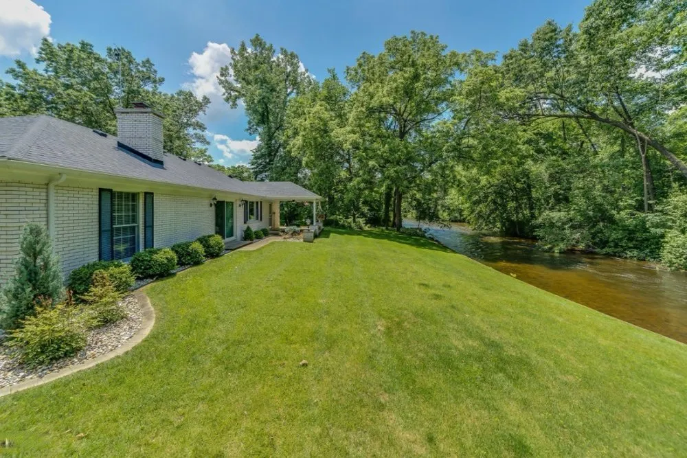 Top-rated garden landscaping for beautiful yards across Elkhart, IN - On Purpose Management