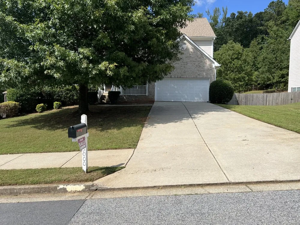 Top-rated yard cleanup service for homes in Mableton, GA by On Site Lawn Service